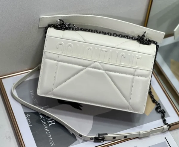 30 Montaigne Chain Clutch: 25.5cm - Image 7
